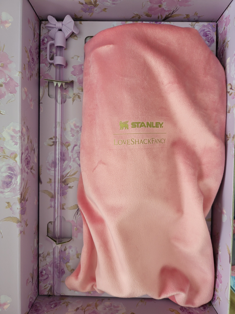 Stanley x LoveShackFancy 40oz Quencher in Happy Thoughts - photo 2