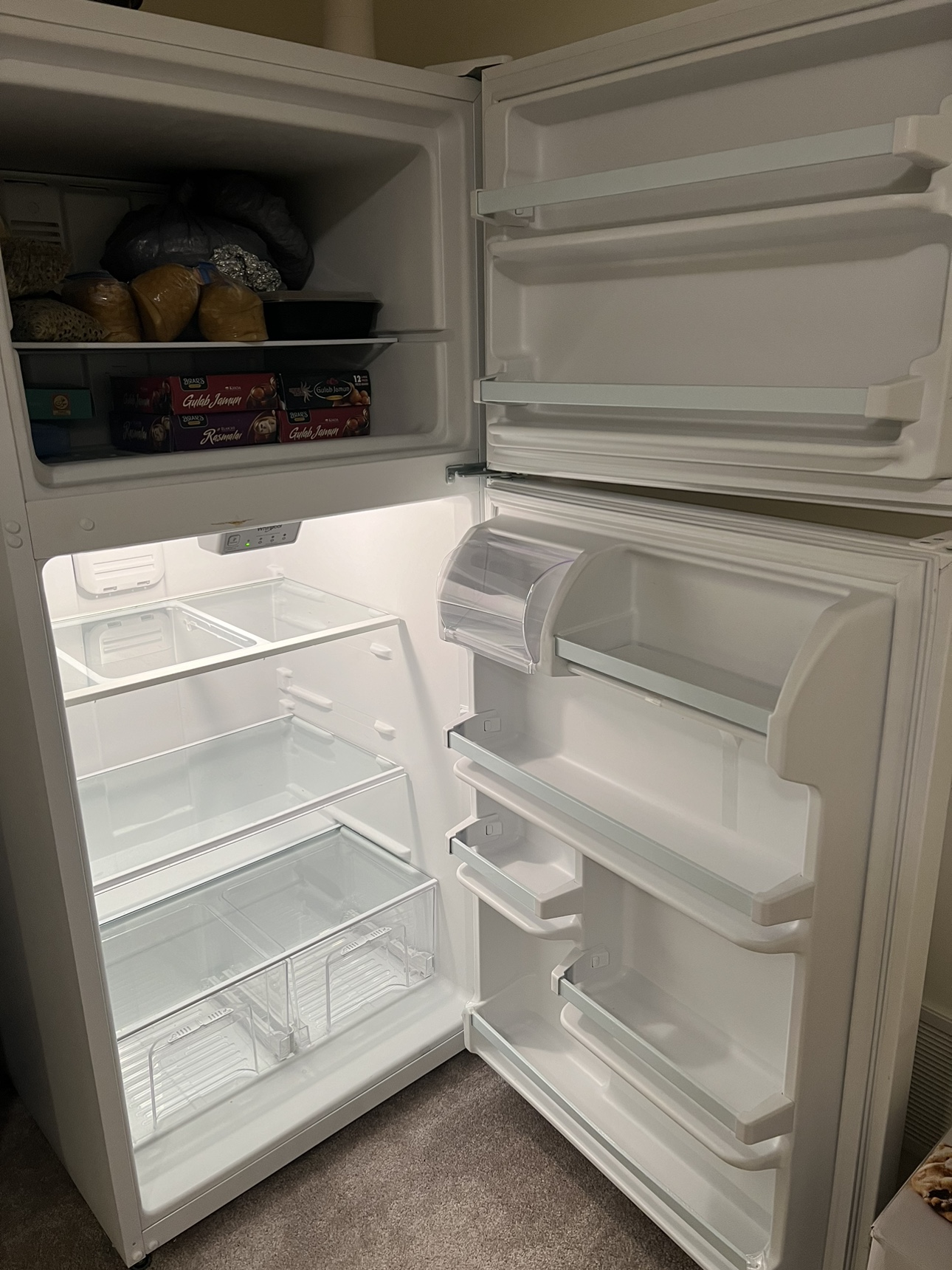 Refrigerator Frigidaire  18.2 cu. ft. - photo 2