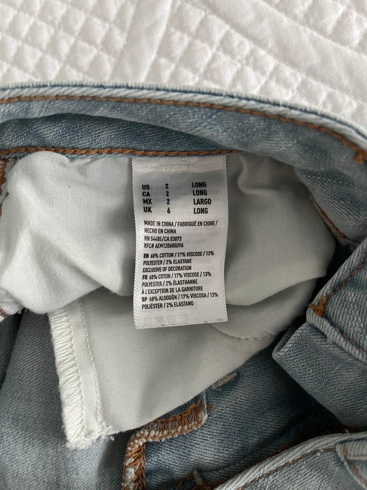 American Eagle Super Stretch Ripped Jeans image indicator(5)