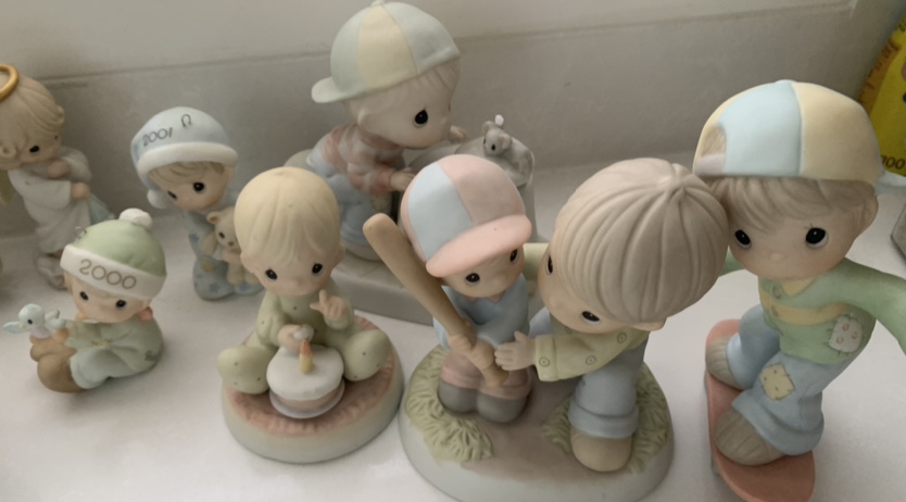 Precious Moments Figurines image indicator(4)