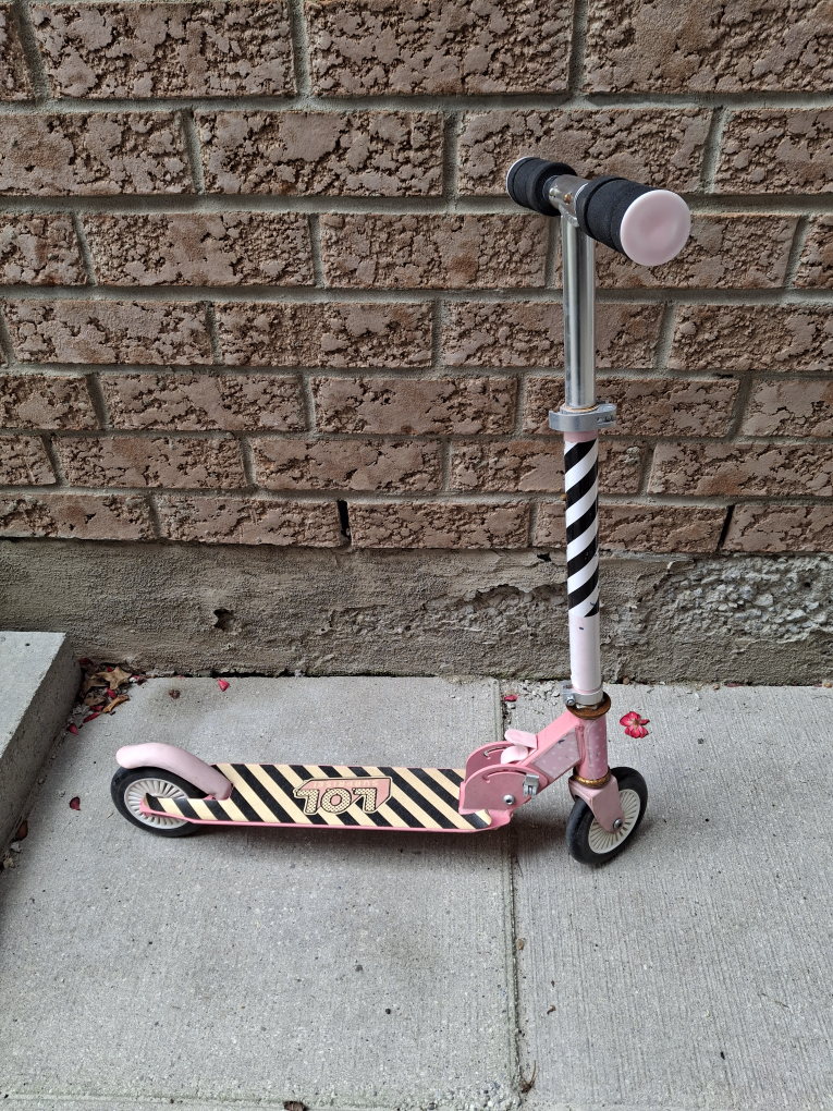 Set of 2 Kids Scooters image indicator(5)