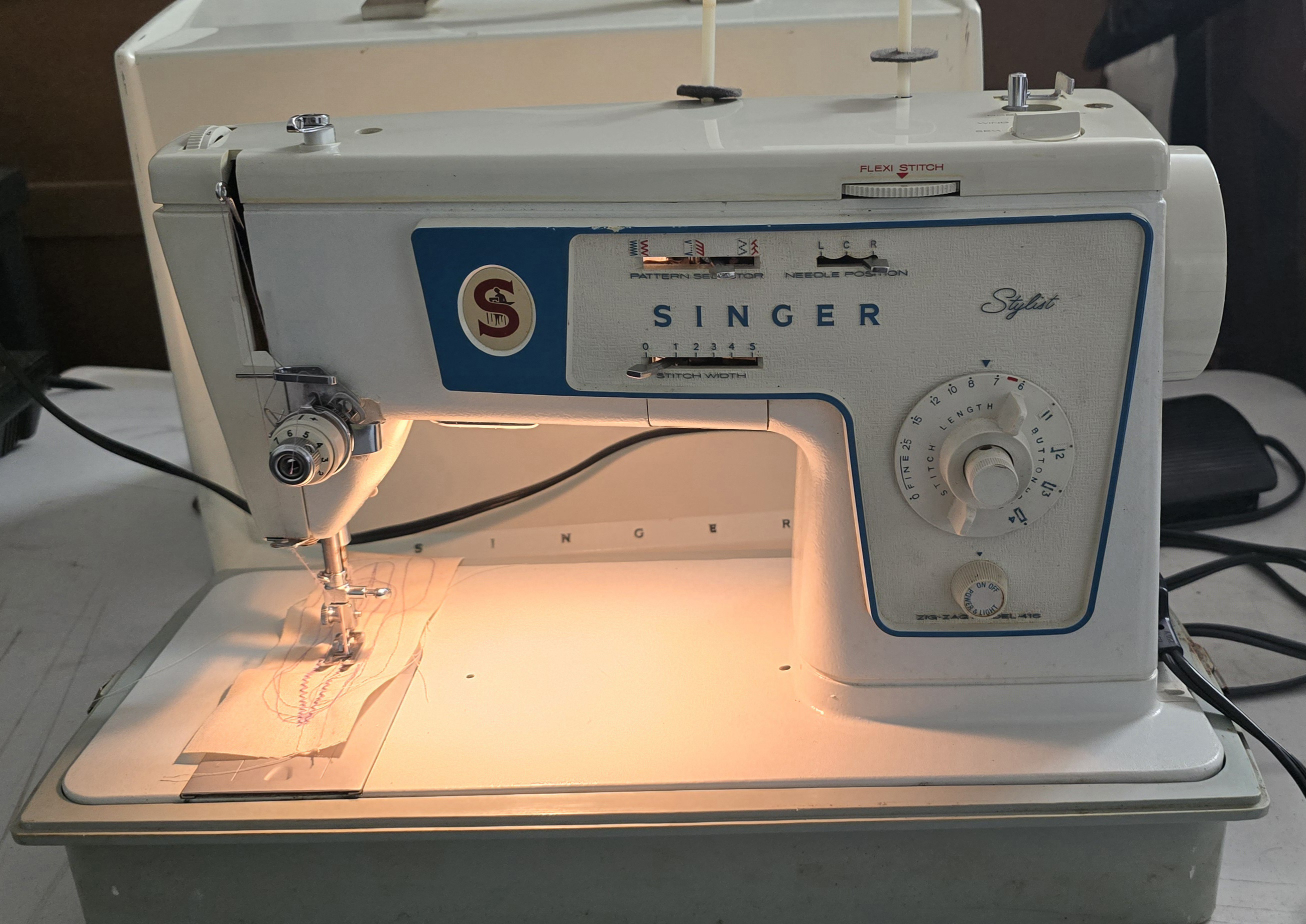 Vintage Singer 416 Stylist Sewing Machine thumbnail