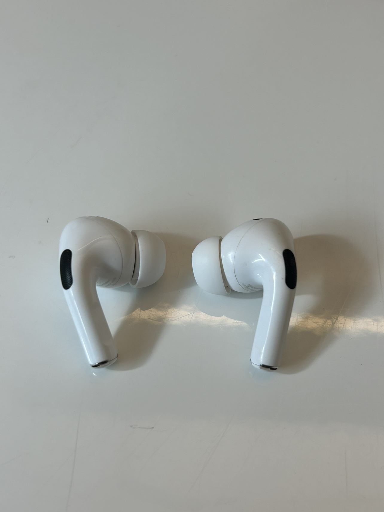 AirPods Pro 2G - photo 2
