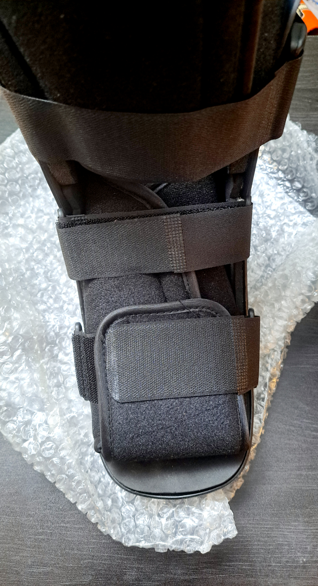 Aircast  Fracture Air Boot Size Medium image indicator(2)
