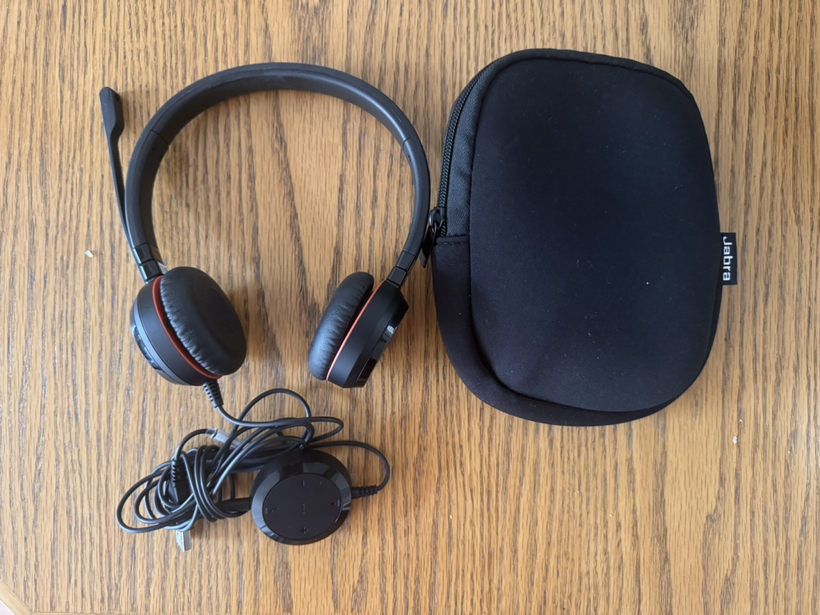 Jabra Evolve 40 headphones thumbnail