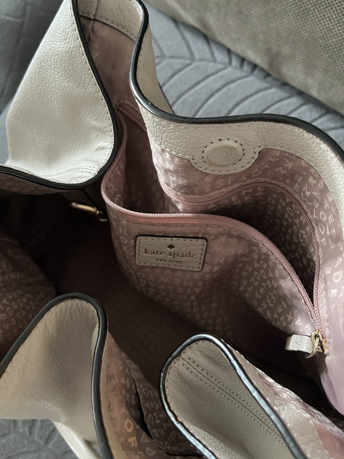 Kate Spade bag and wallet image indicator(5)