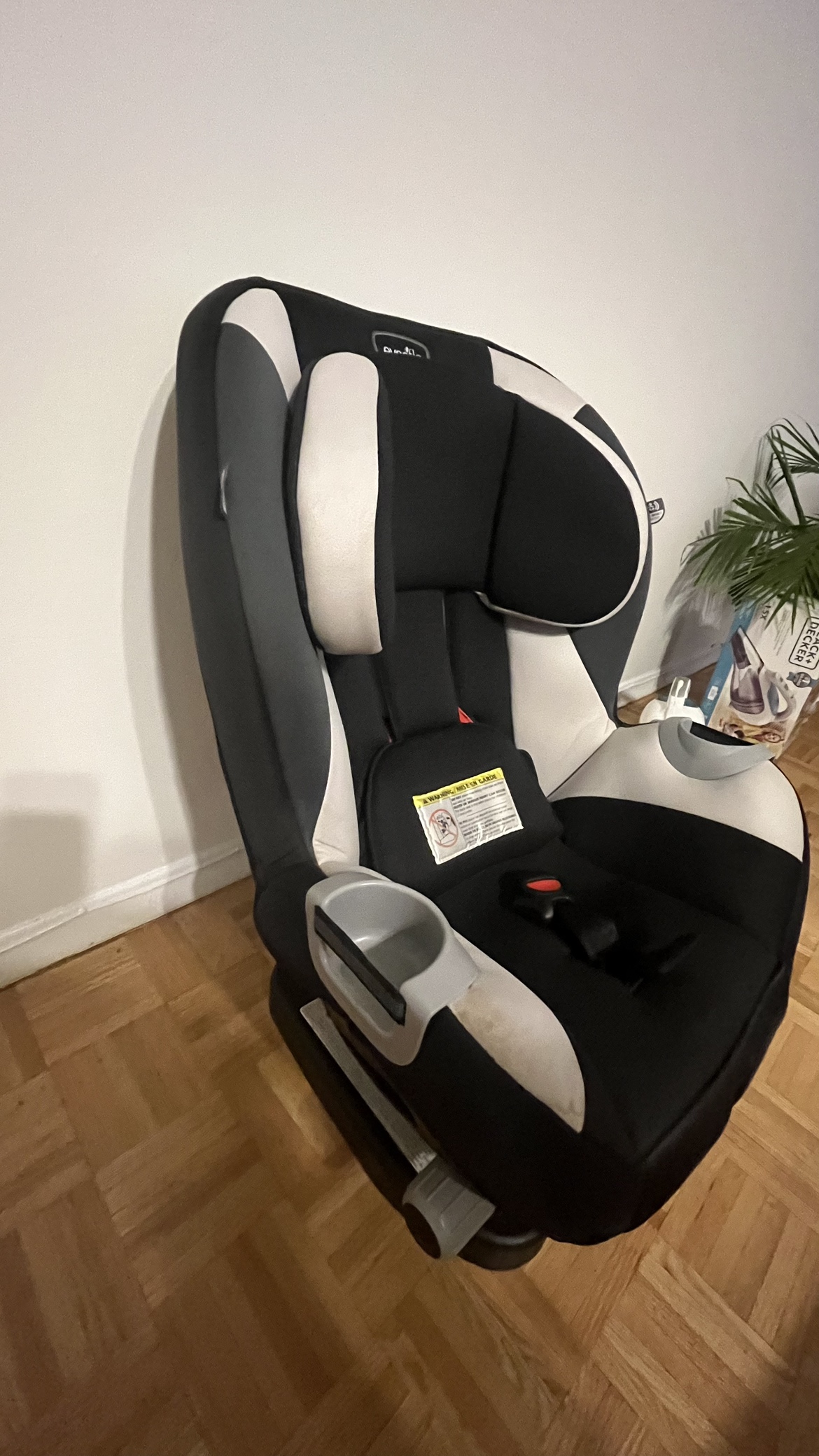 Car seat Giveaway - photo 3