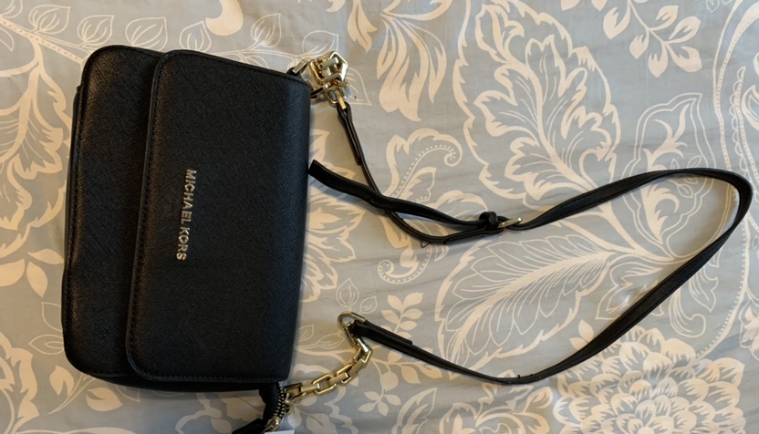 Michael Kors Black Crossbody Bag image indicator(4)