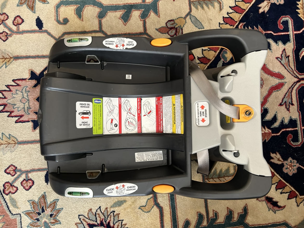 Chicco Keyfit 30 Infant Car Seat - Orion- used - photo 5