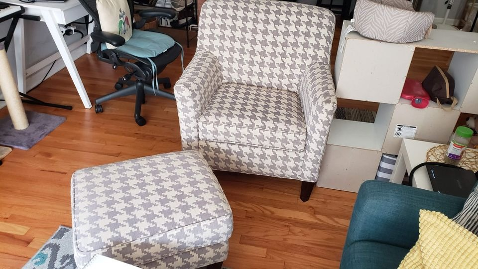Armchair and Ottoman Set - photo 2