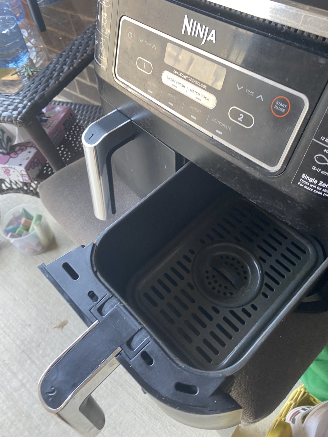 Ninja air fryer 3 yrs old works amazing still - photo 2