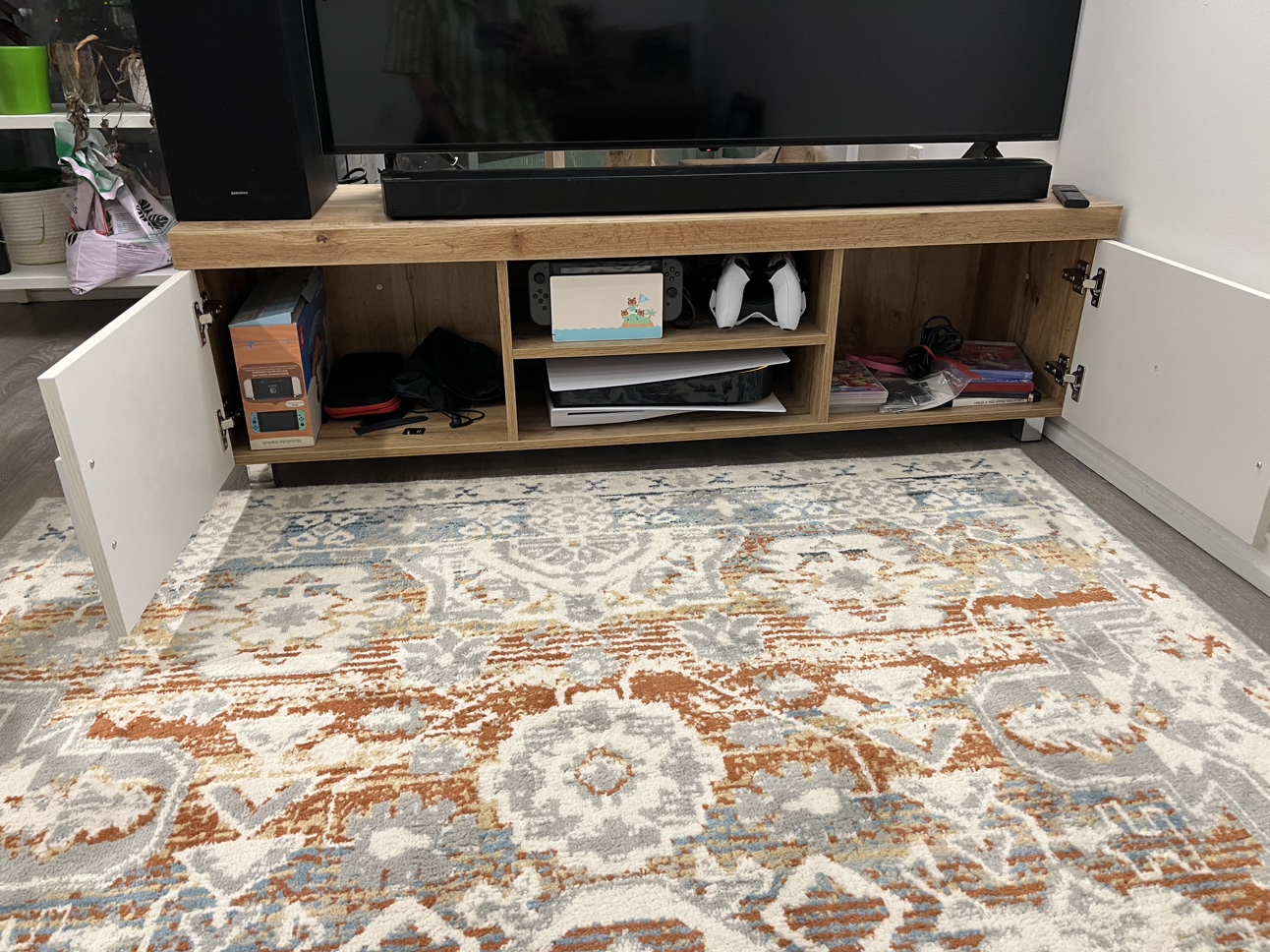 TV Stand / console unit with Storage - photo 3