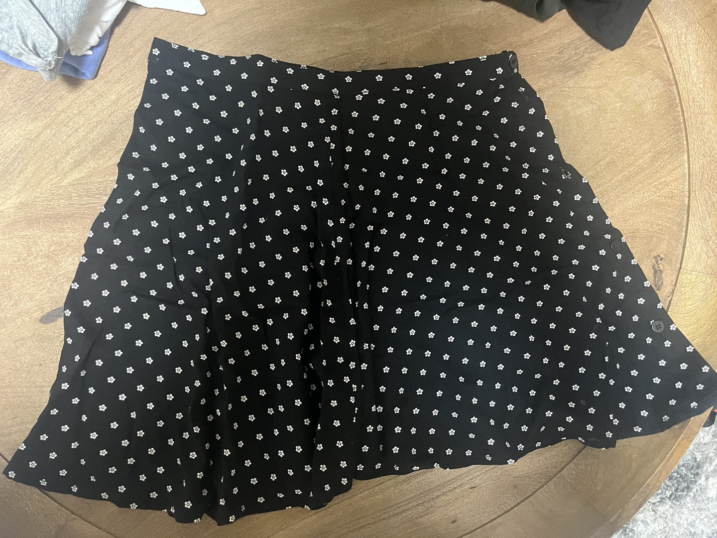 Women’s/Teen Clothing Bundle image indicator(4)