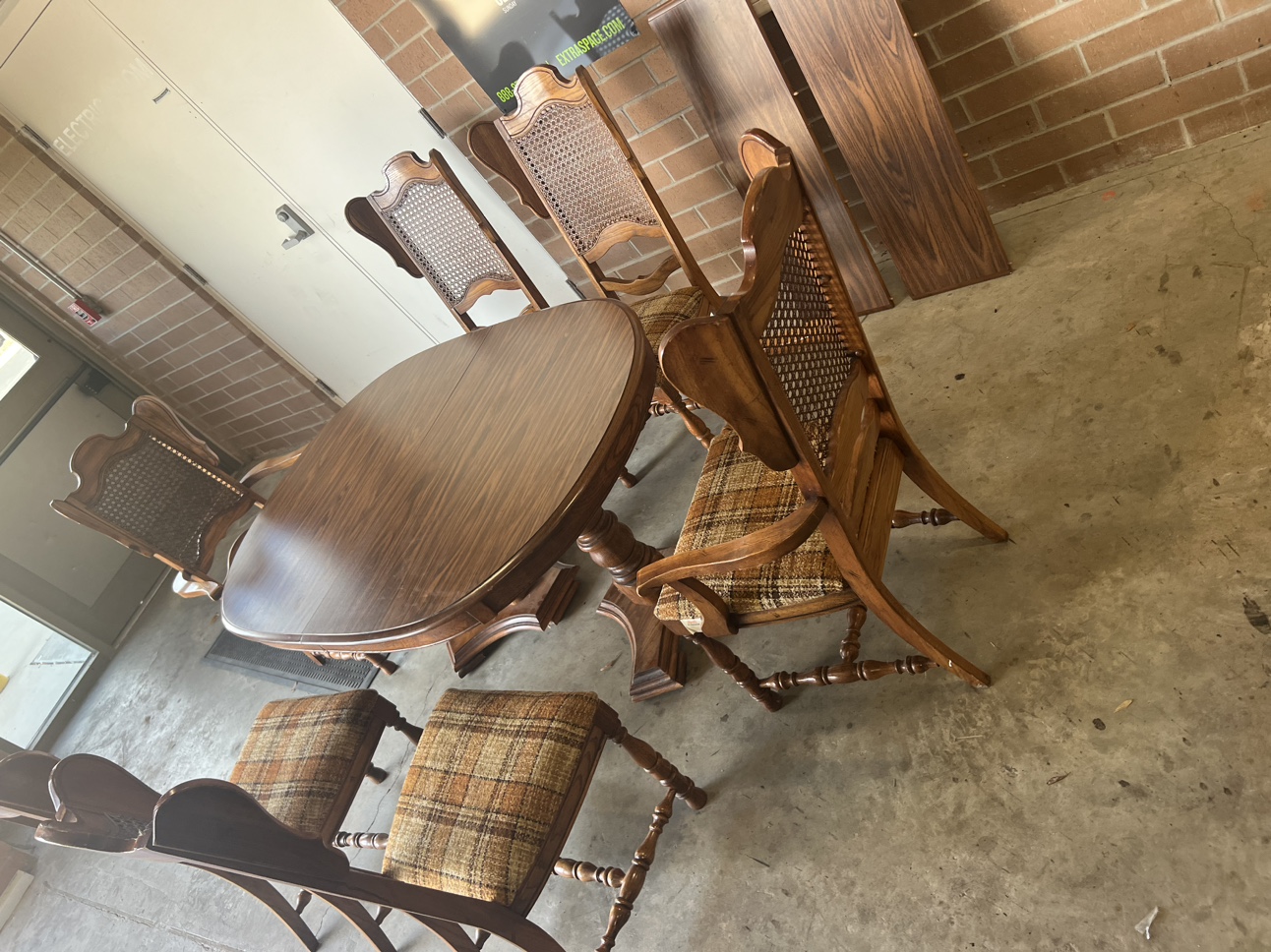 Dining Table w/6 chairs and 2 leaves - photo 4