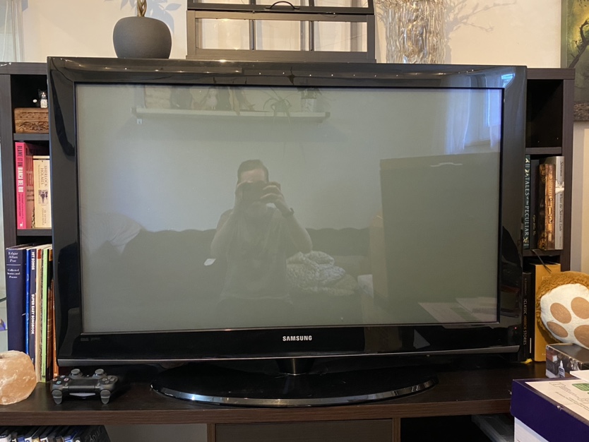 TV with remote thumbnail