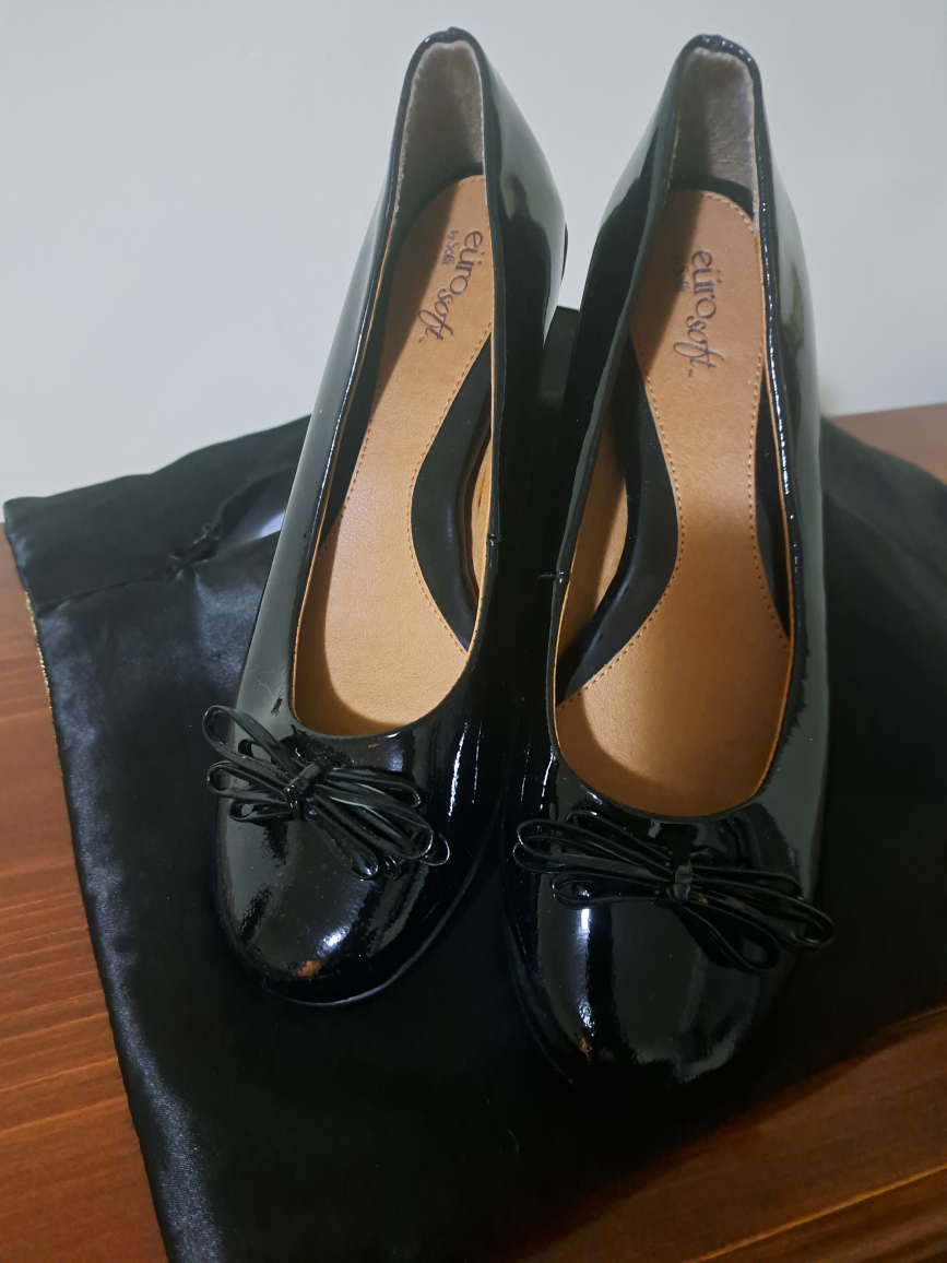size 10 Black Patent Leather Wedge Shoes With bow tie thumbnail