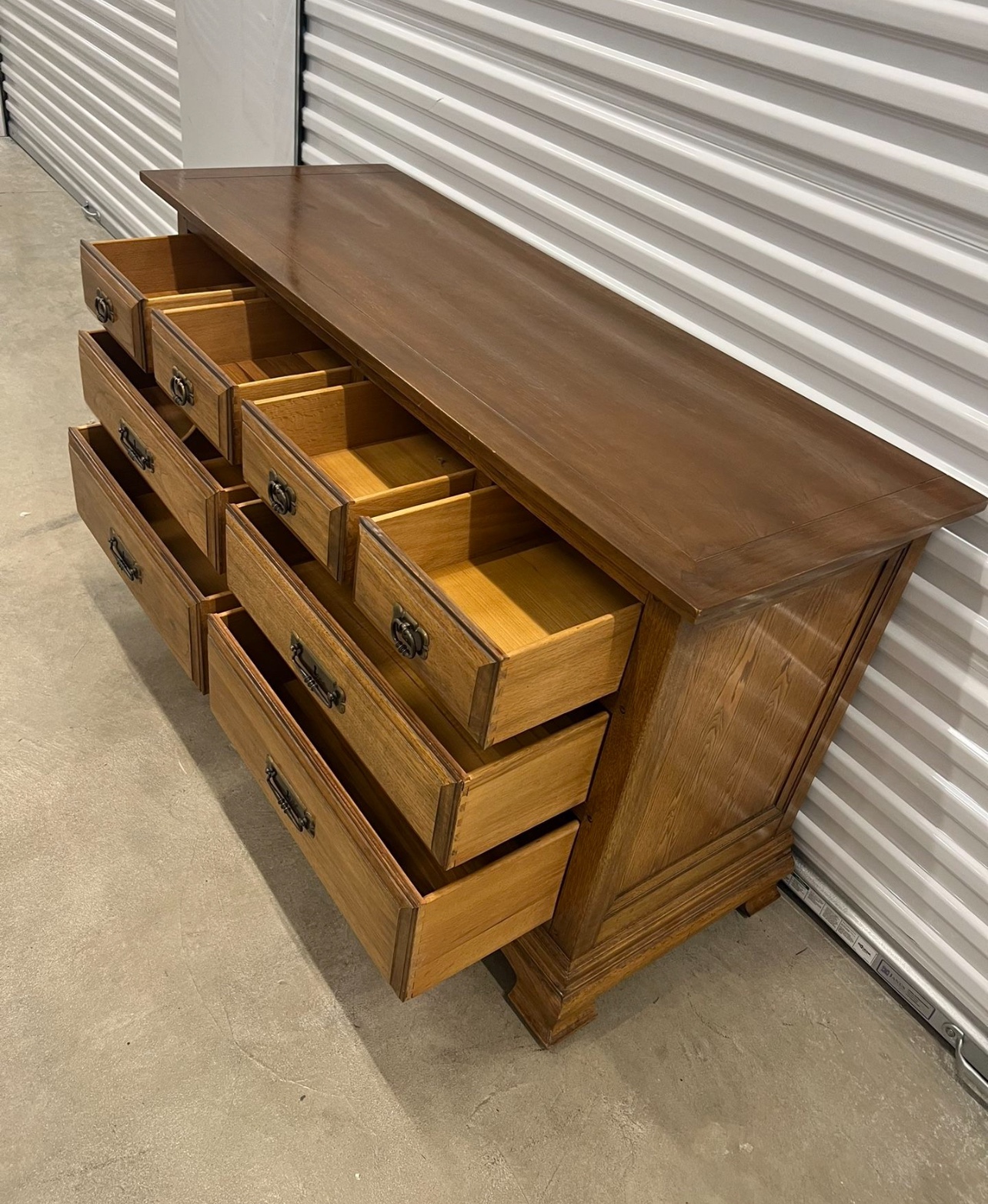 8 drawers Dresser - photo 5