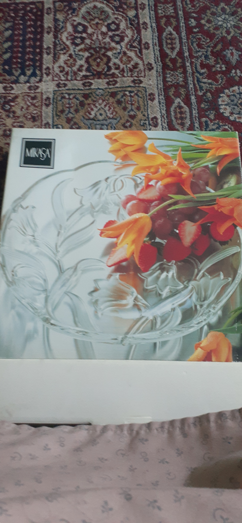 Large round crystal serving plate with floral desgn.Mikasa brand