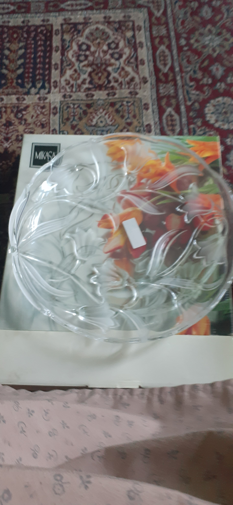 Large round crystal serving plate with floral desgn.Mikasa brand - photo 2