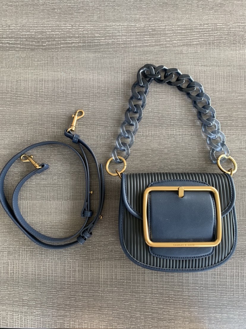 Charles and Keith Small Chain Bag thumbnail