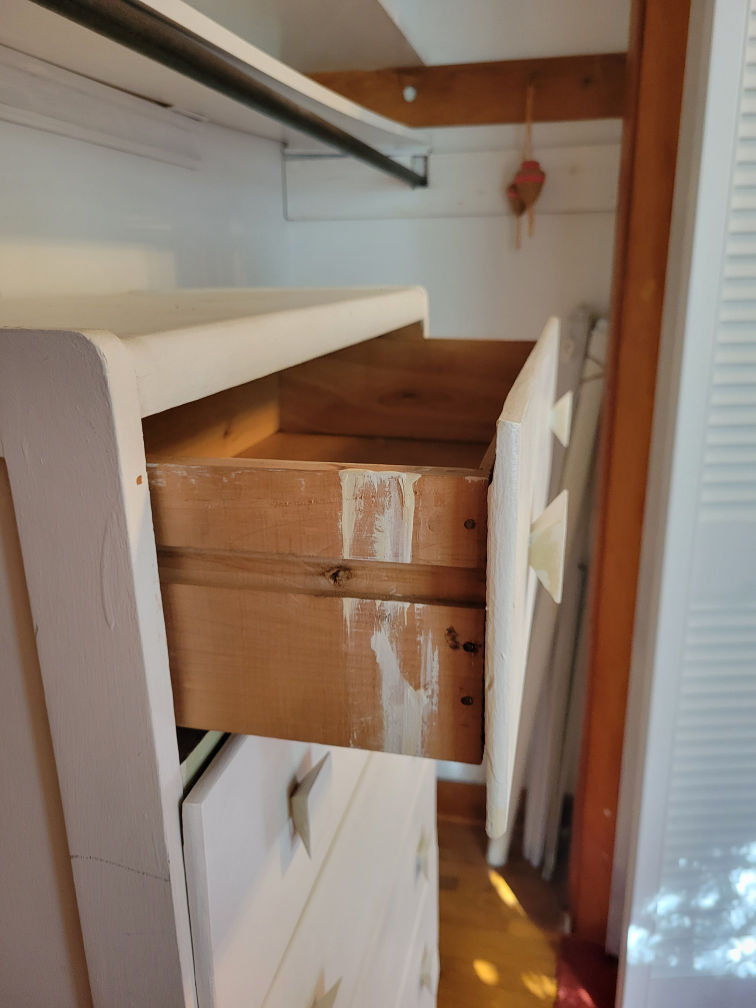 Vintage Wood White Dresser with Six Drawers - photo 4