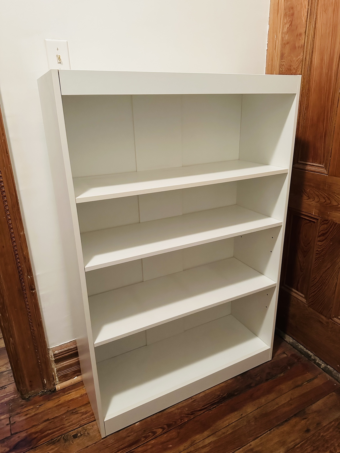 White Wood Bookshelve