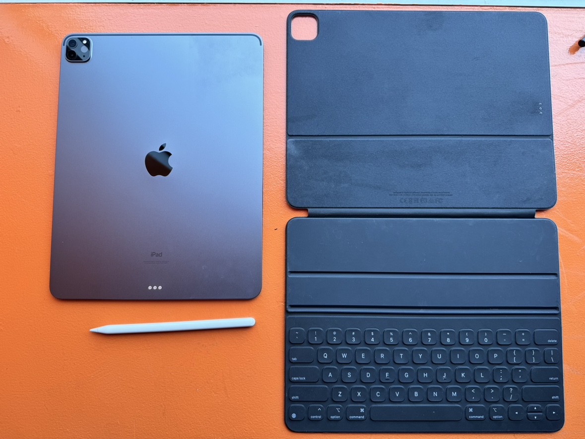 iPad Pro 5th gen 12.9 inch (with apple pencil and keyboard case) - photo 4