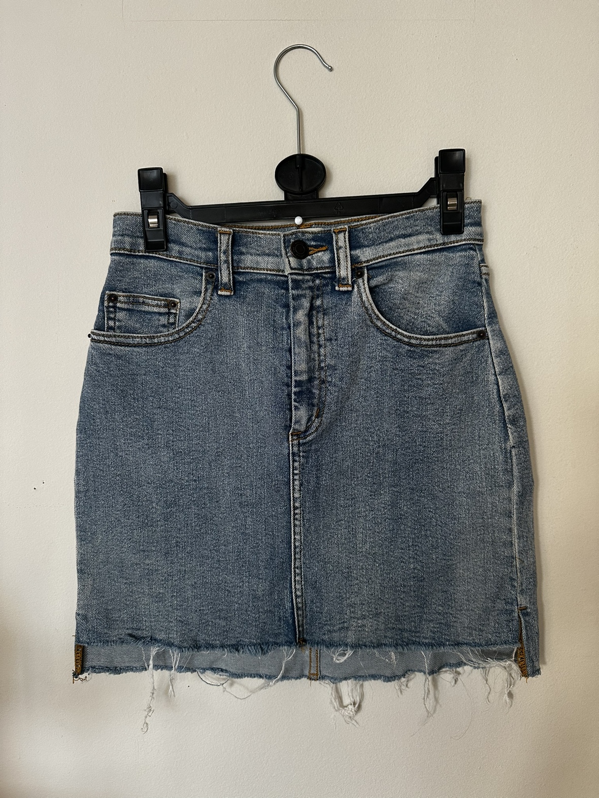 Aritzia denim skirt