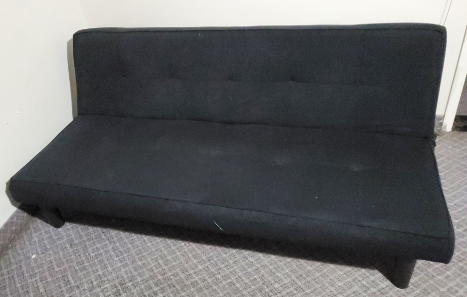 Black Futon