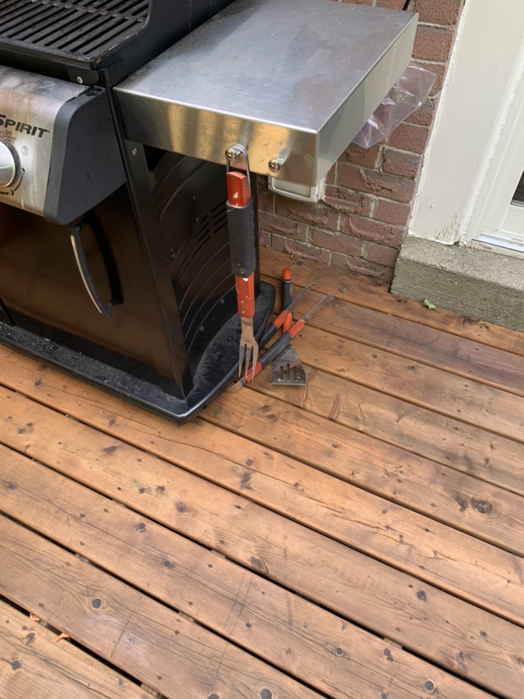 2year old Weber Spirit 3-Burner Propane BBQ - photo 3