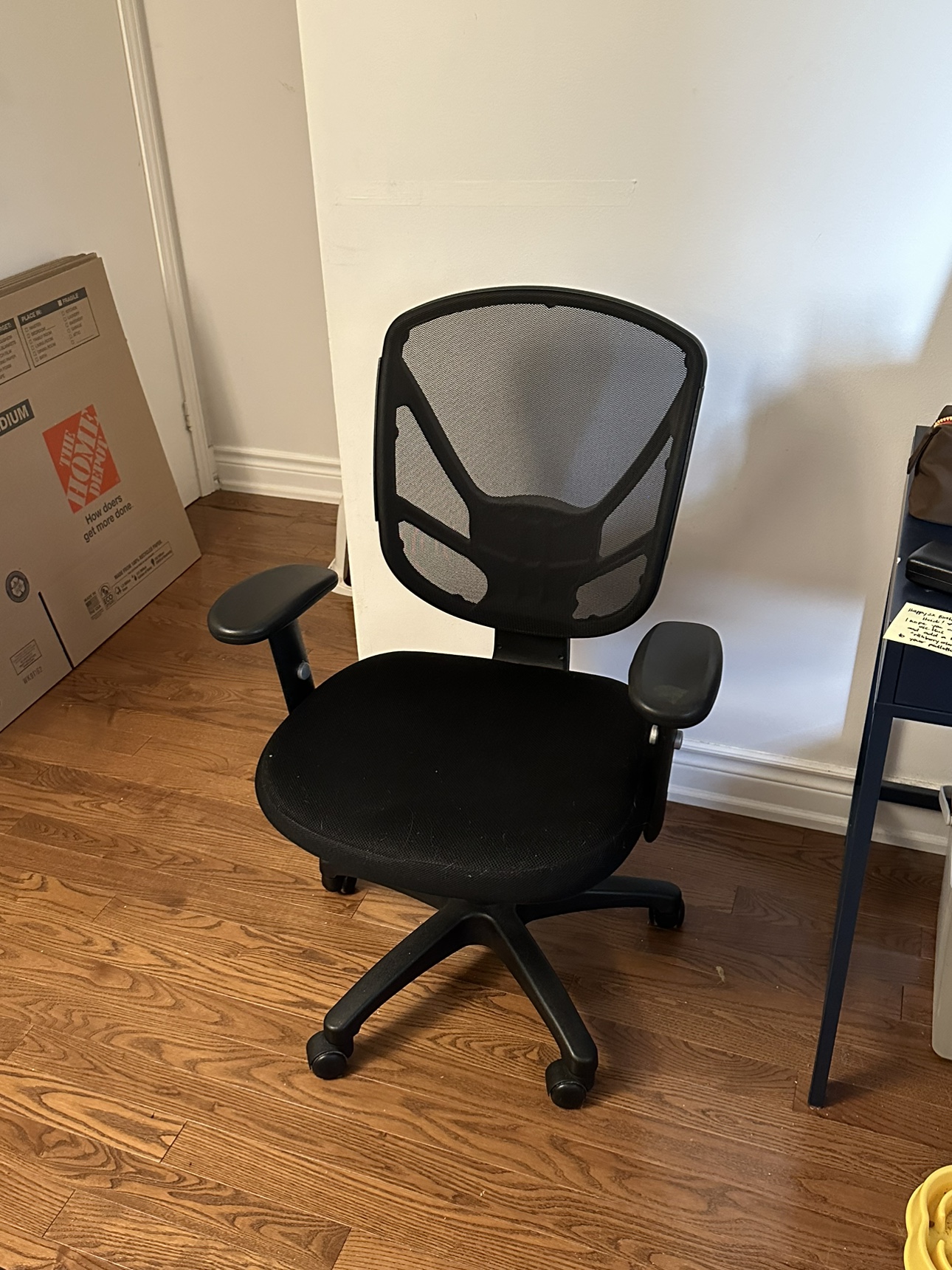 Black Mesh Office Chair ( Well used ) thumbnail