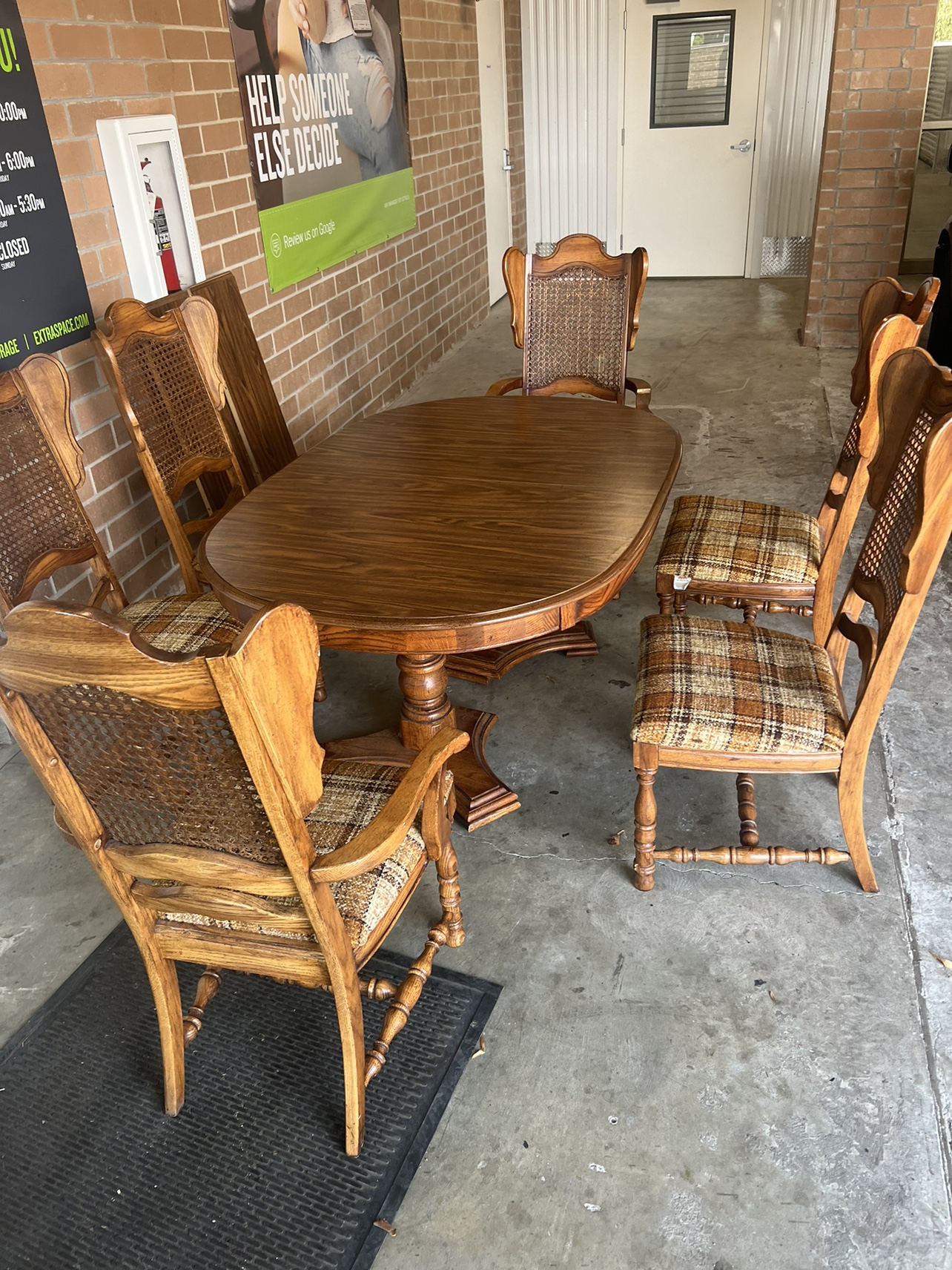 Dining Table w/6 chairs and 2 leaves - photo 2