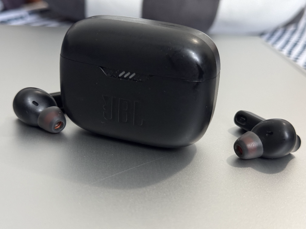 JBL earphones thumbnail
