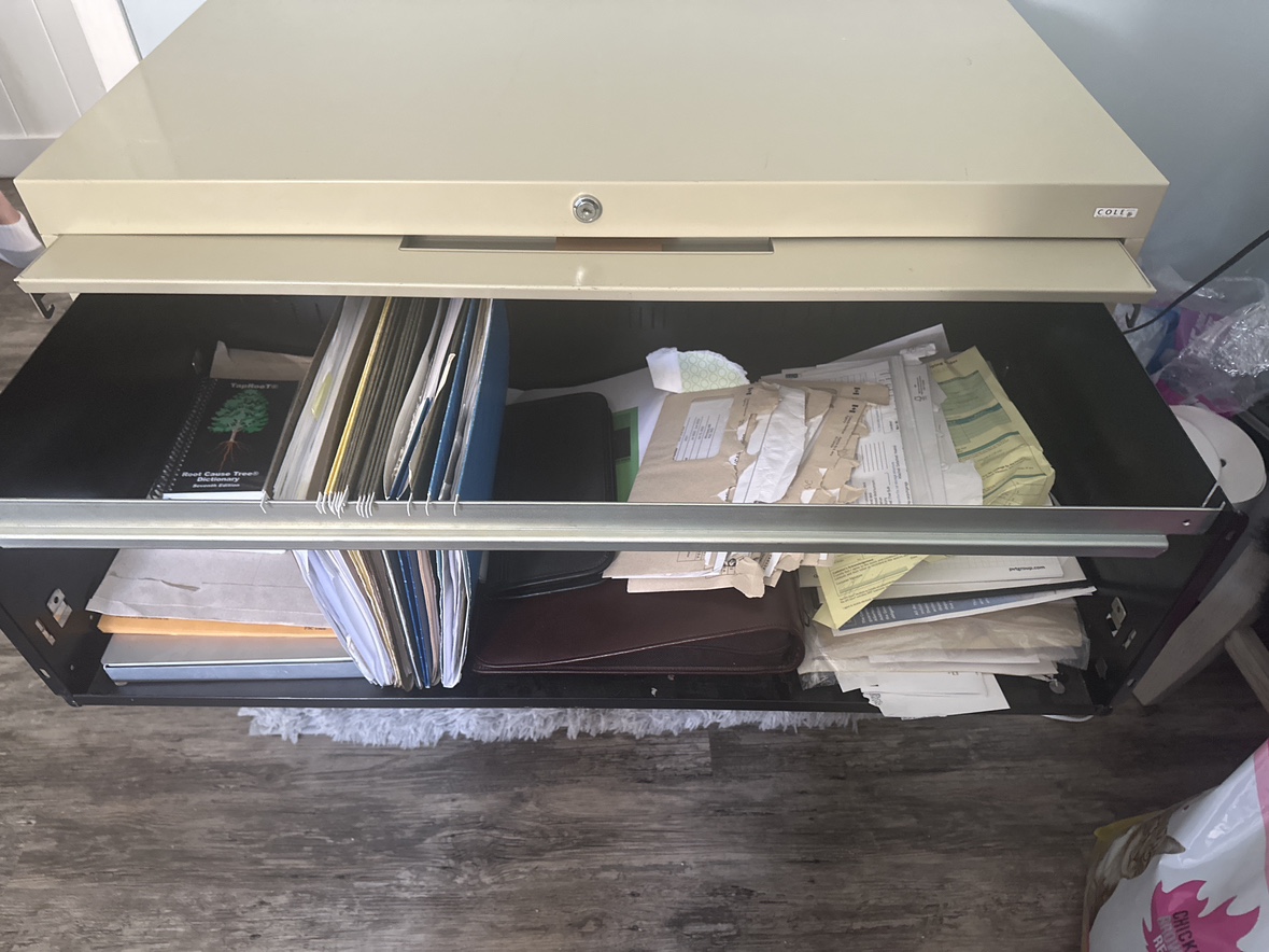 Filing cabinet. - photo 3