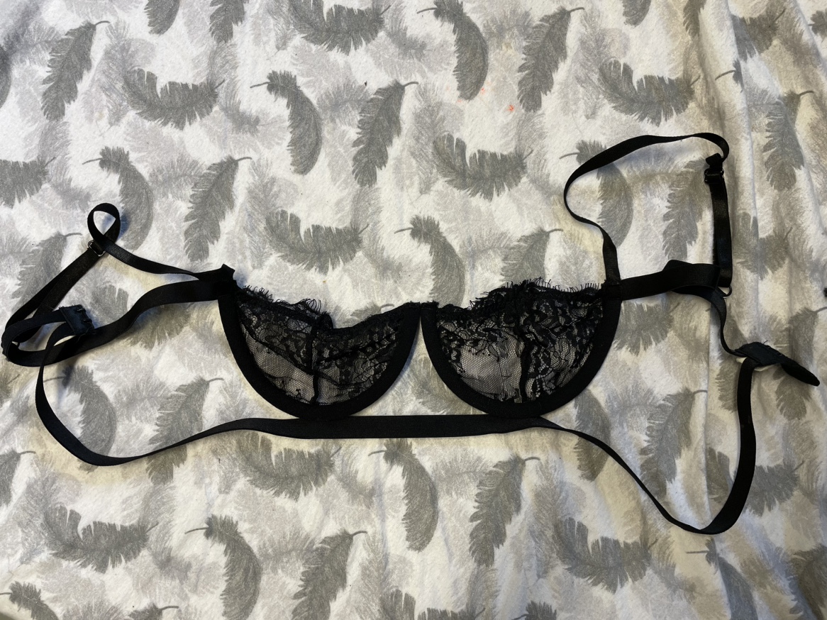 Black lacy bra