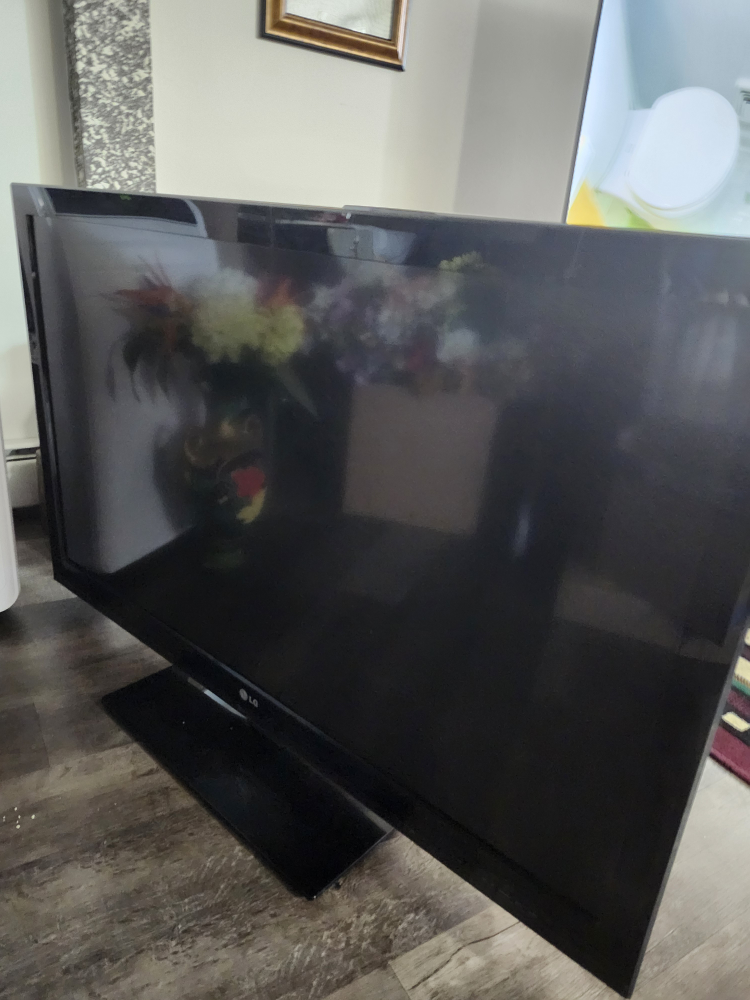47" LG TV