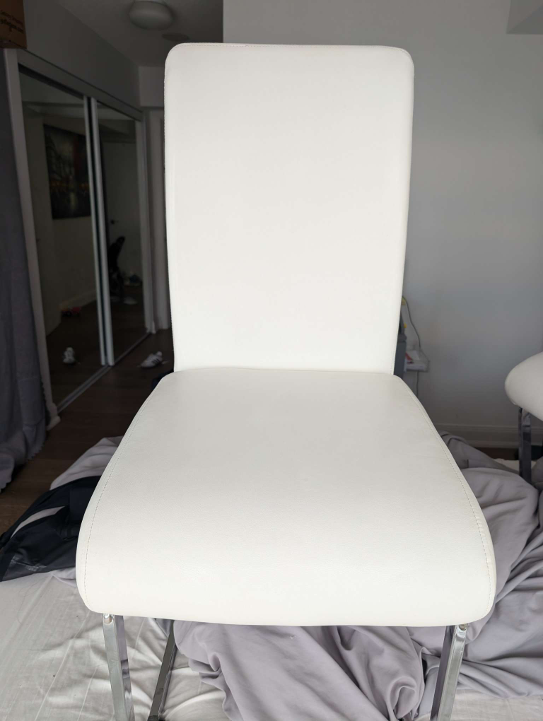 6 Dining Chairs (Structube) image indicator(3)