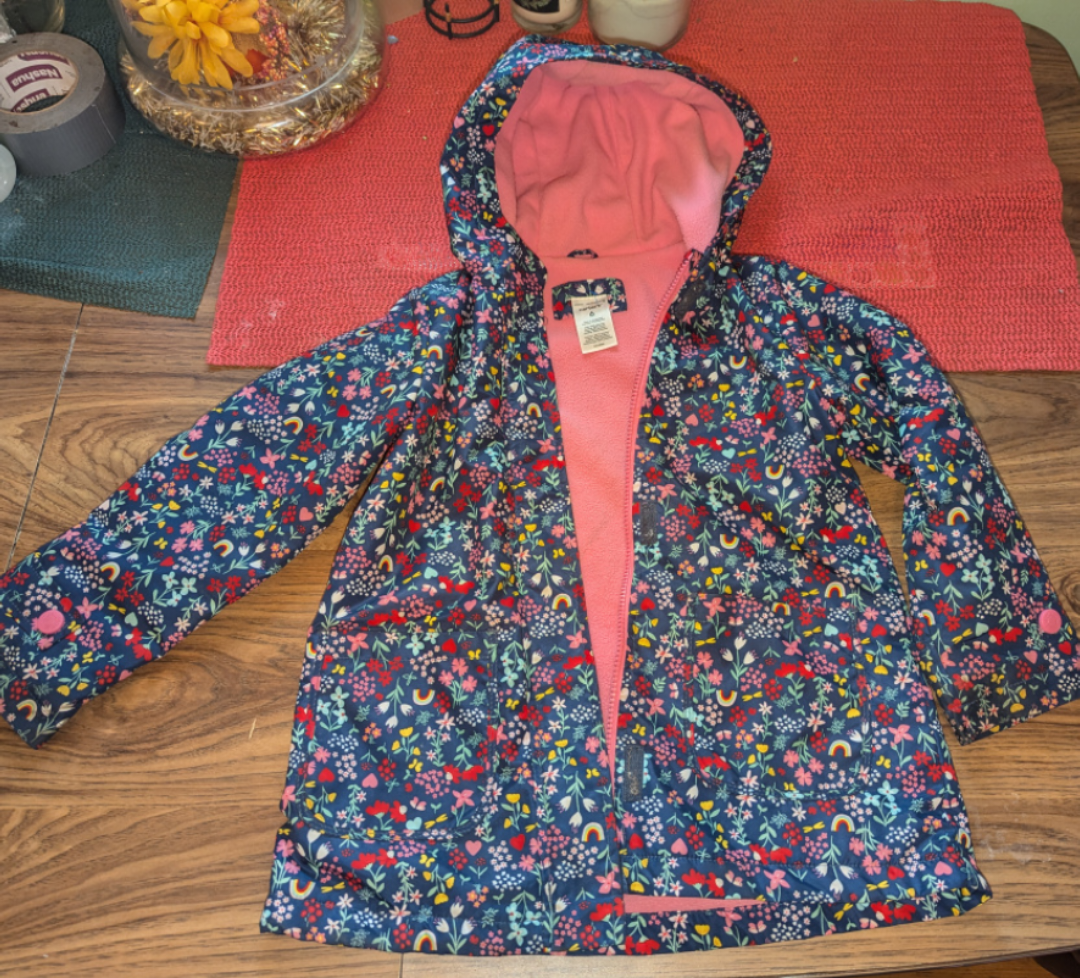 FREE #FREECYCLE 🥕 Carter's Girls' Rain Jacket Size 6 image indicator(2)