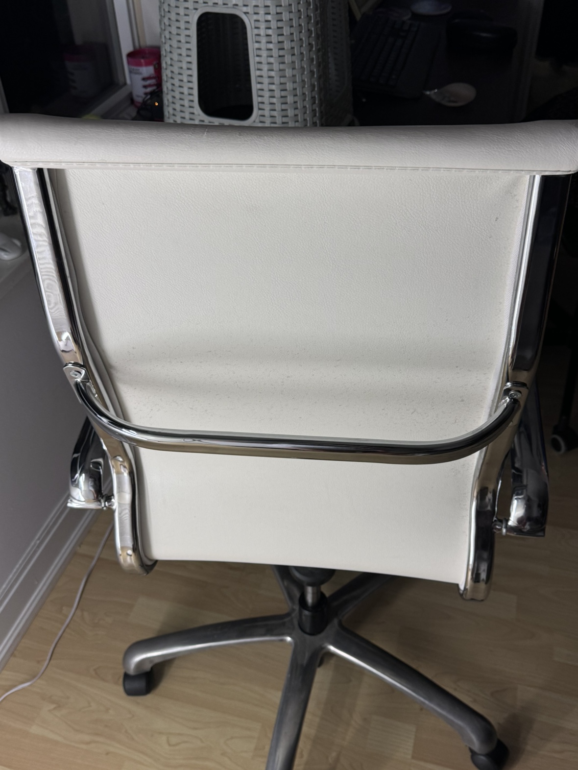 White Office Chair image indicator(2)