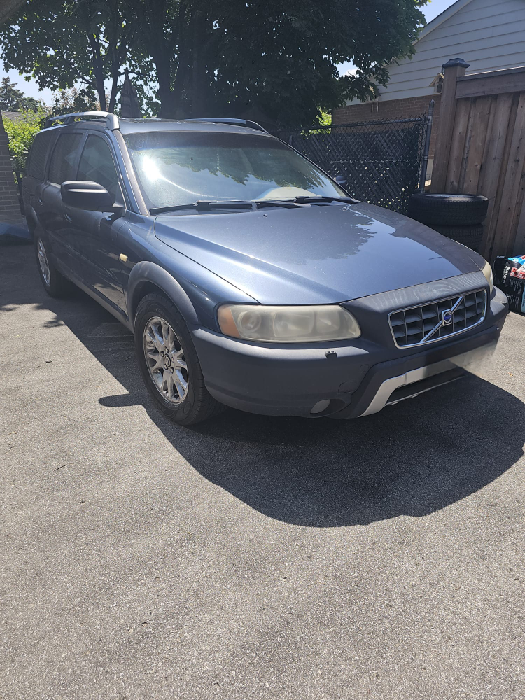 2005 Volvo XC70 thumbnail