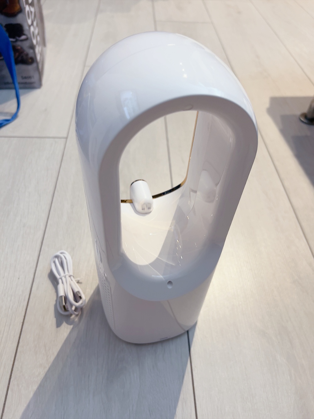 🥕 Open box🥕 Battery Operated,Quiet Desktop Fan Bladeless image indicator(3)