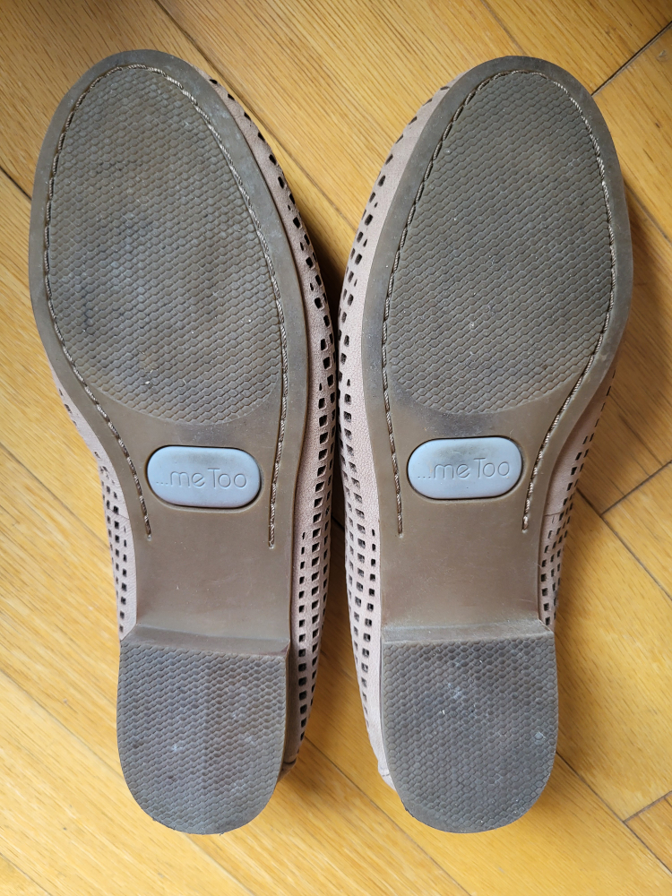 ❣️ New Loafers Neutral Tan Perforated Slip On Shoes - size 6 image indicator(7)