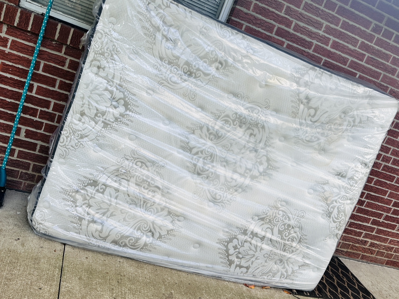 Queen Mattress - photo 3