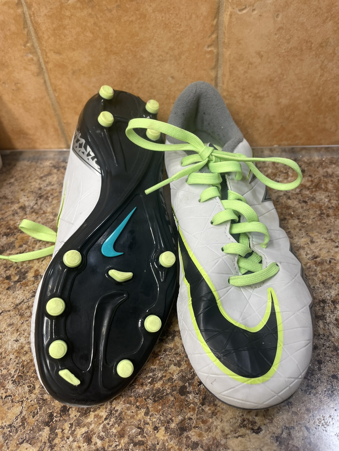 Nike youth soccer cleats - photo 2