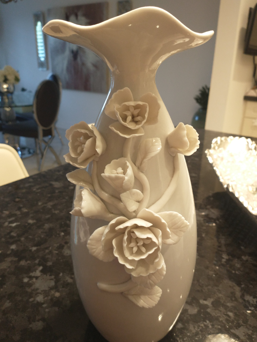 White Ceramic Vase with Flowers image indicator(5)