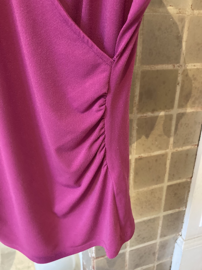 Banana Republic v-neckline top image indicator(3)