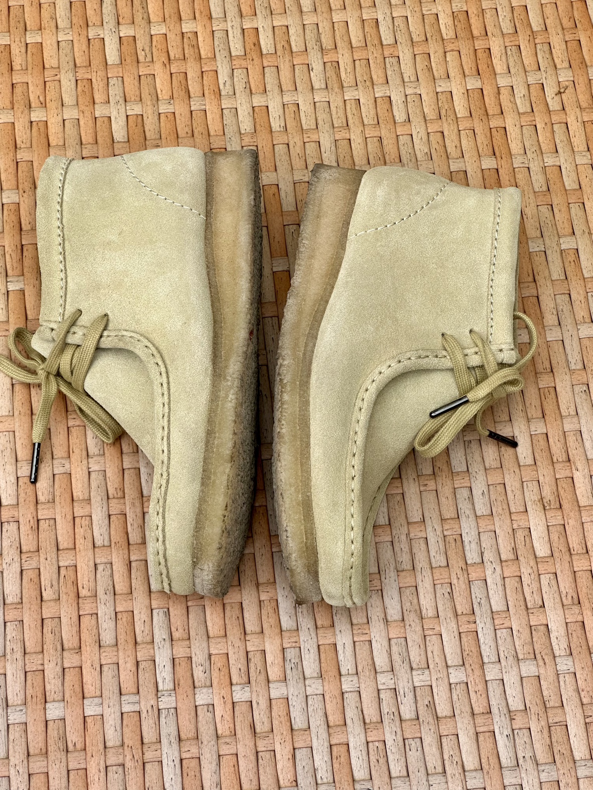 Like New! Clarks Originals Wallabees Suede Beige image indicator(7)