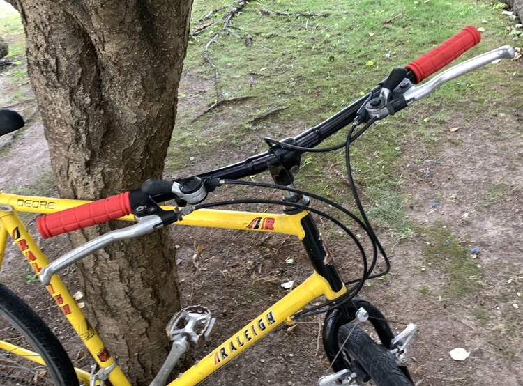 🤘NICE! TALL Sturdy Raleigh  18 speed vintage Bike. image indicator(6)