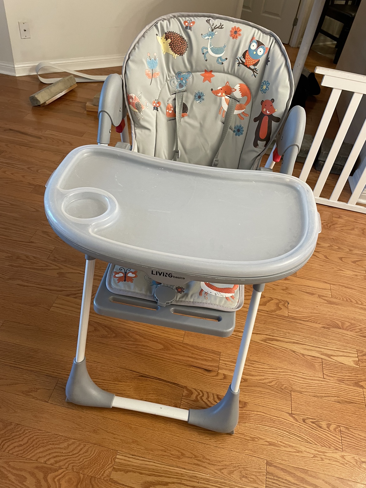 Baby high chair 🧡