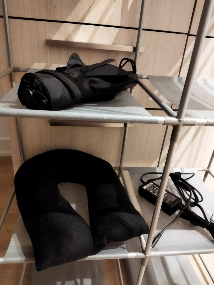 Small Shelf Fabric with 2 Storage Baskets image indicator(3)